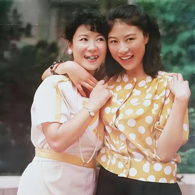 王馥荔、岳红，在80年代的女星中不算漂亮的，比起龚雪、赵静、吴海燕、朱琳，要逊色