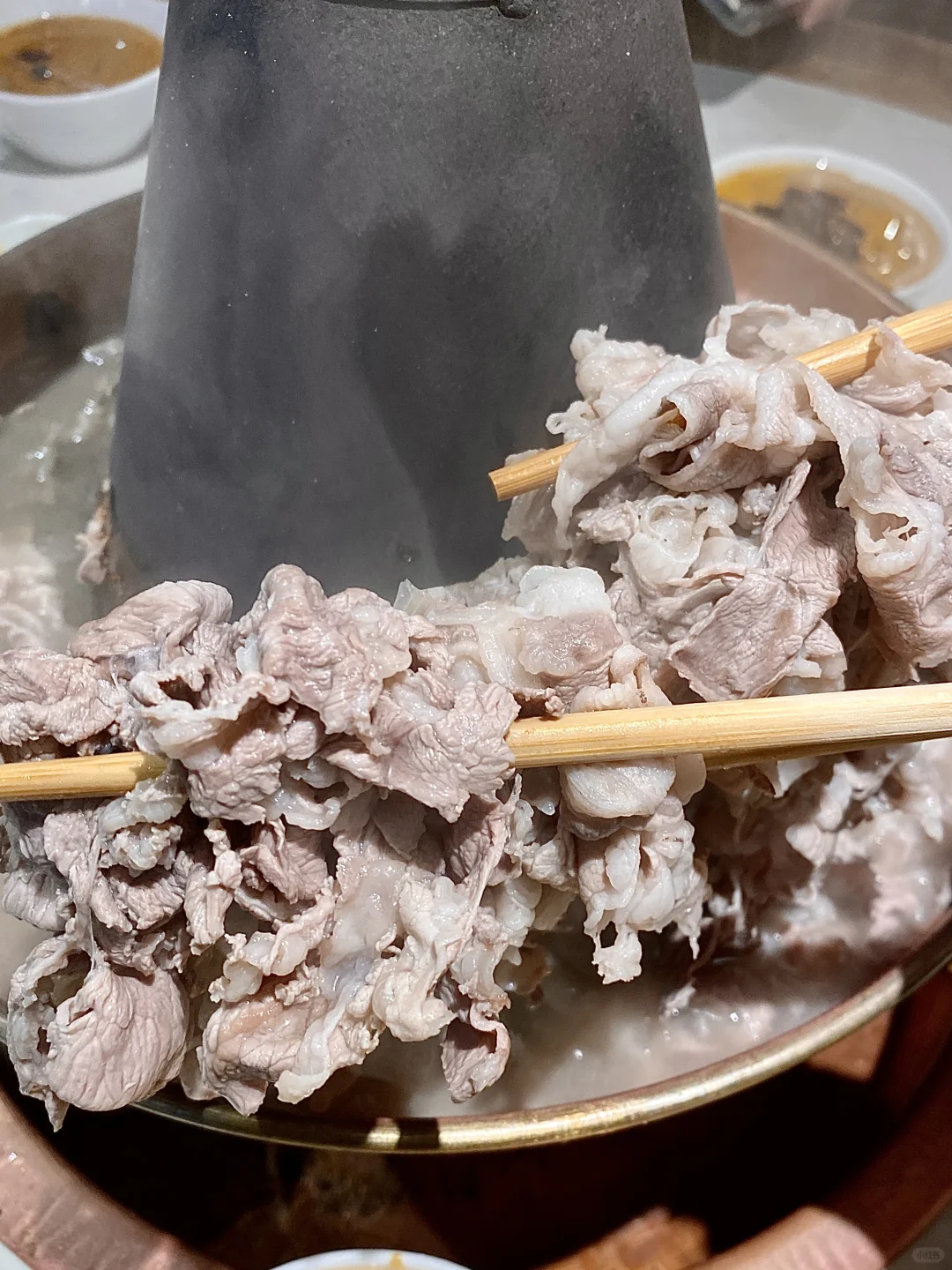 大连入冬了，该吃铜锅涮肉了……