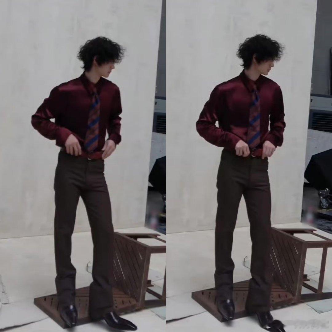 宽肩窄腰大长腿 