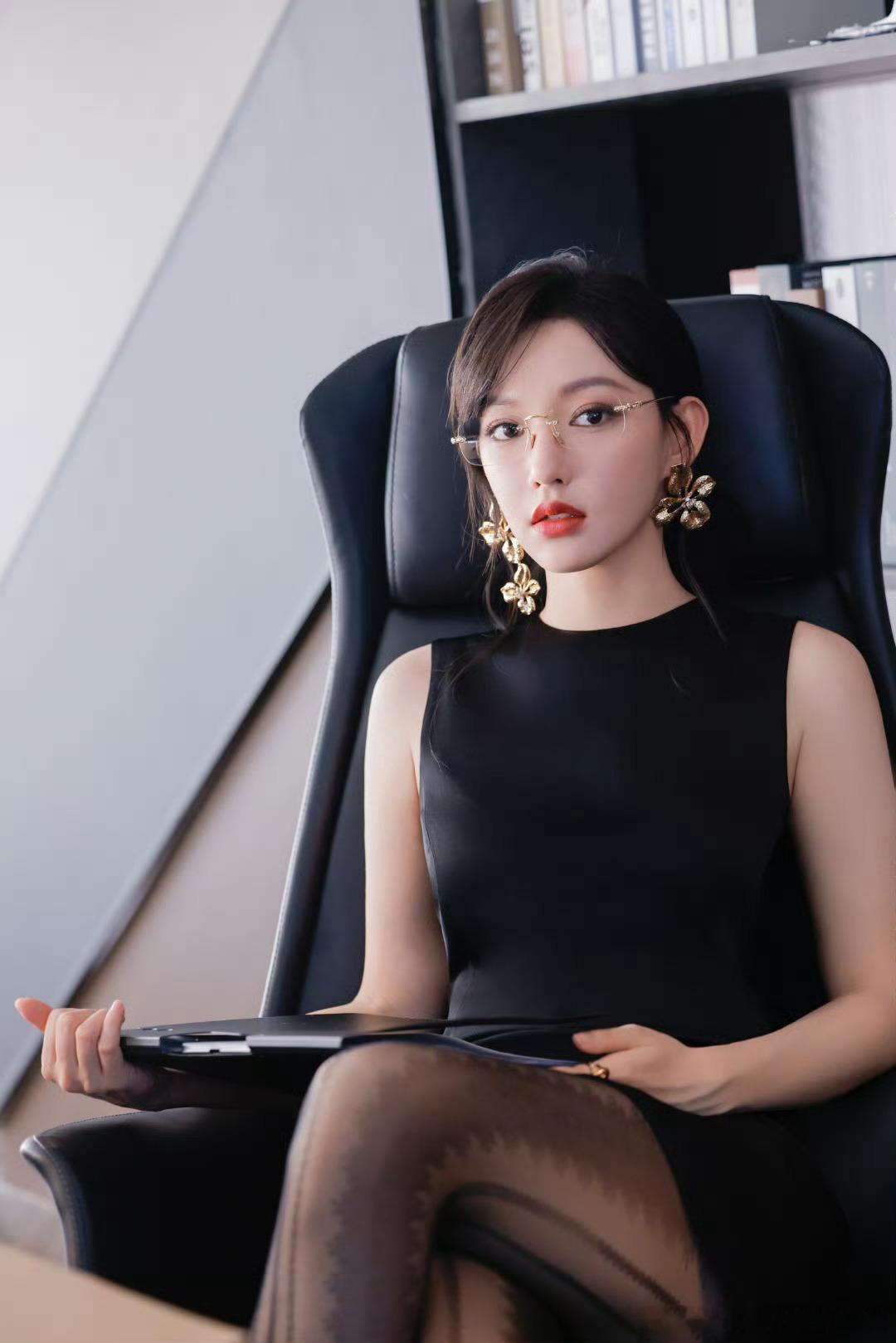 程潇演技还是被低估了被程潇在《是女儿是妈妈》中演的短剧给爽到了，就这演技谁看了能