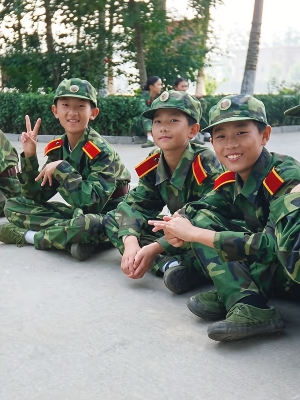 杨洋 想跟小小的你说:当兵最光荣，建军节快乐呀！八一建军节快乐杨洋