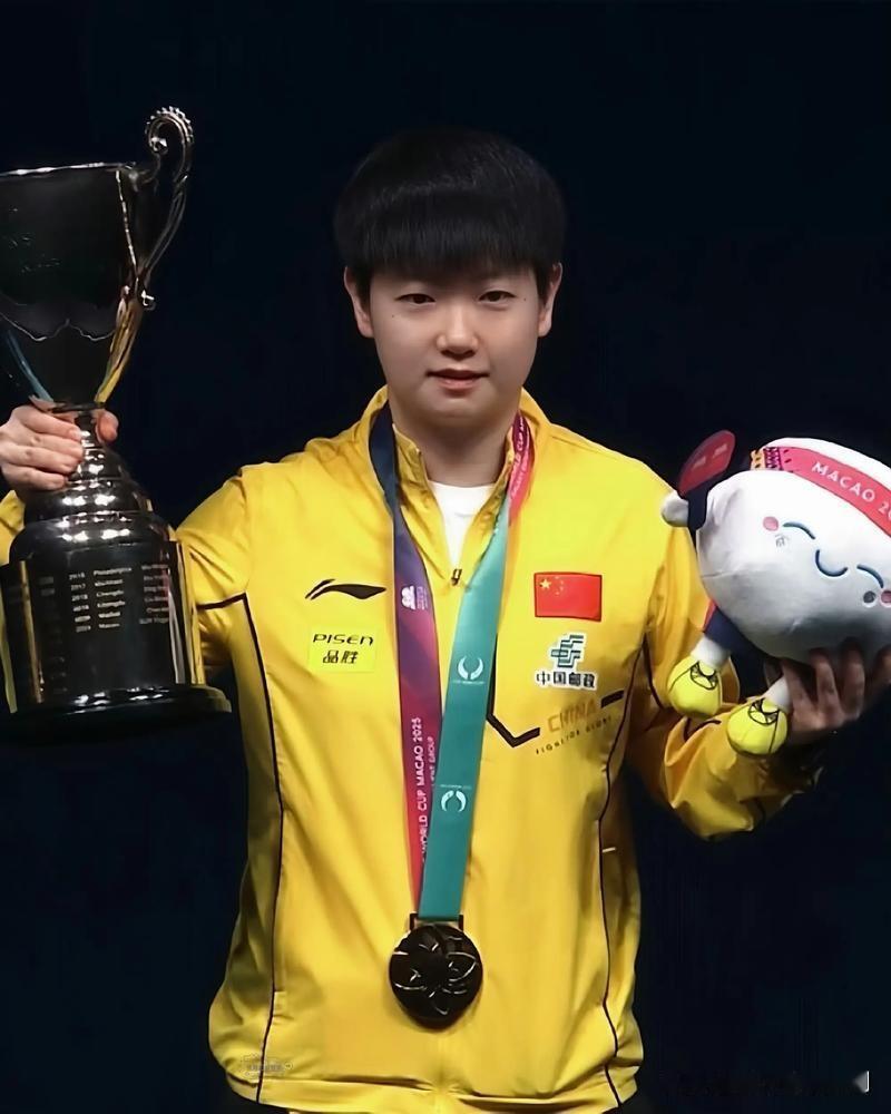 炸裂！孙颖莎又双叒稳坐女单世界第一宝座！

家人们，国际乒联最新排名出炉，孙颖莎