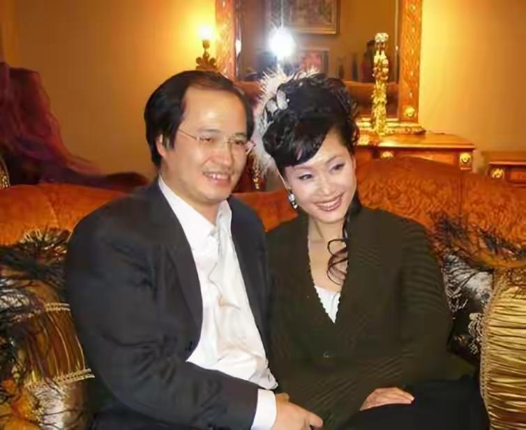 于文华
李年
夫妻照