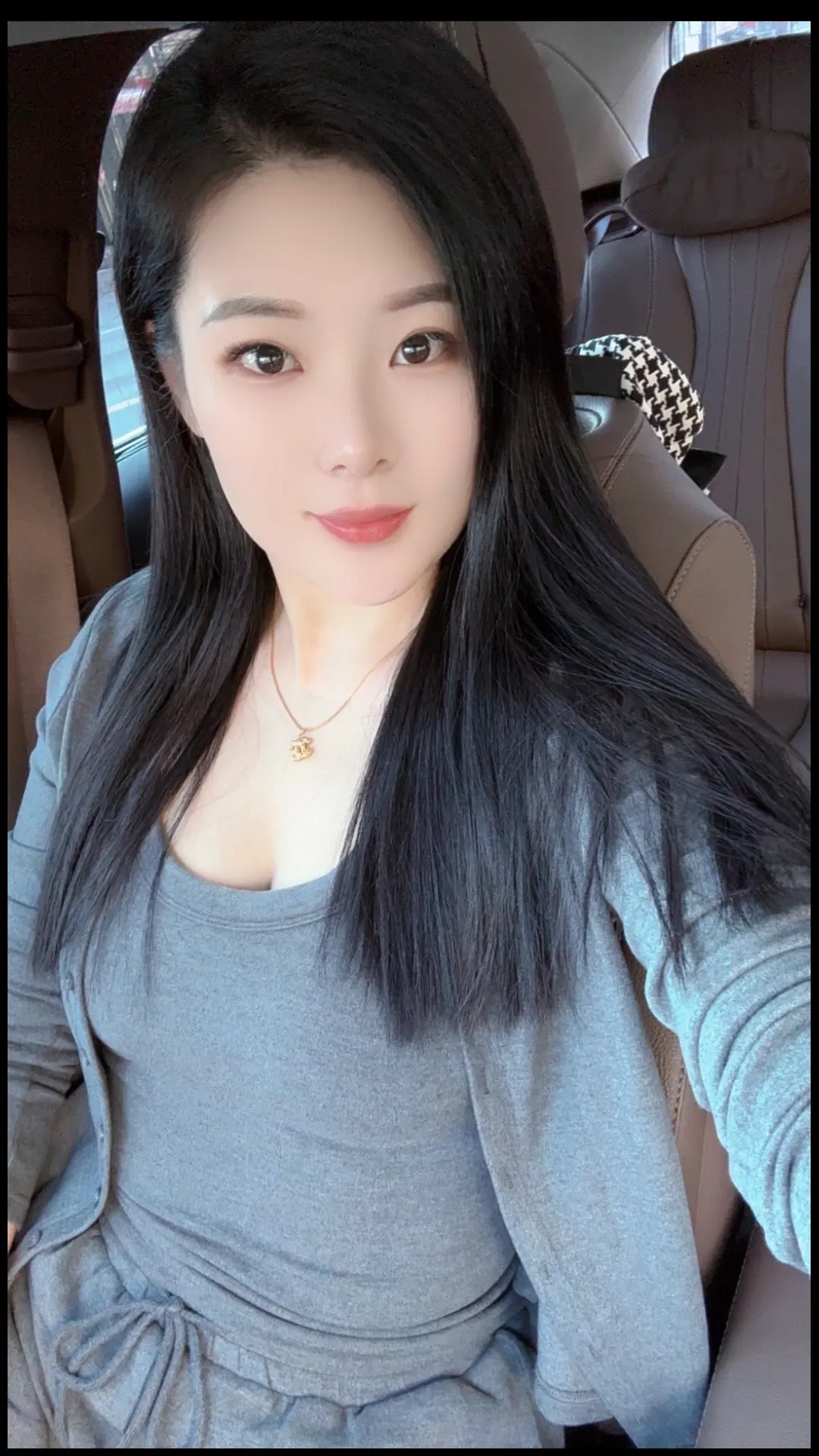 今天是没有流星也可以许愿的一天，每天有每天的快乐，今天是生日快乐，🎂+1♥️