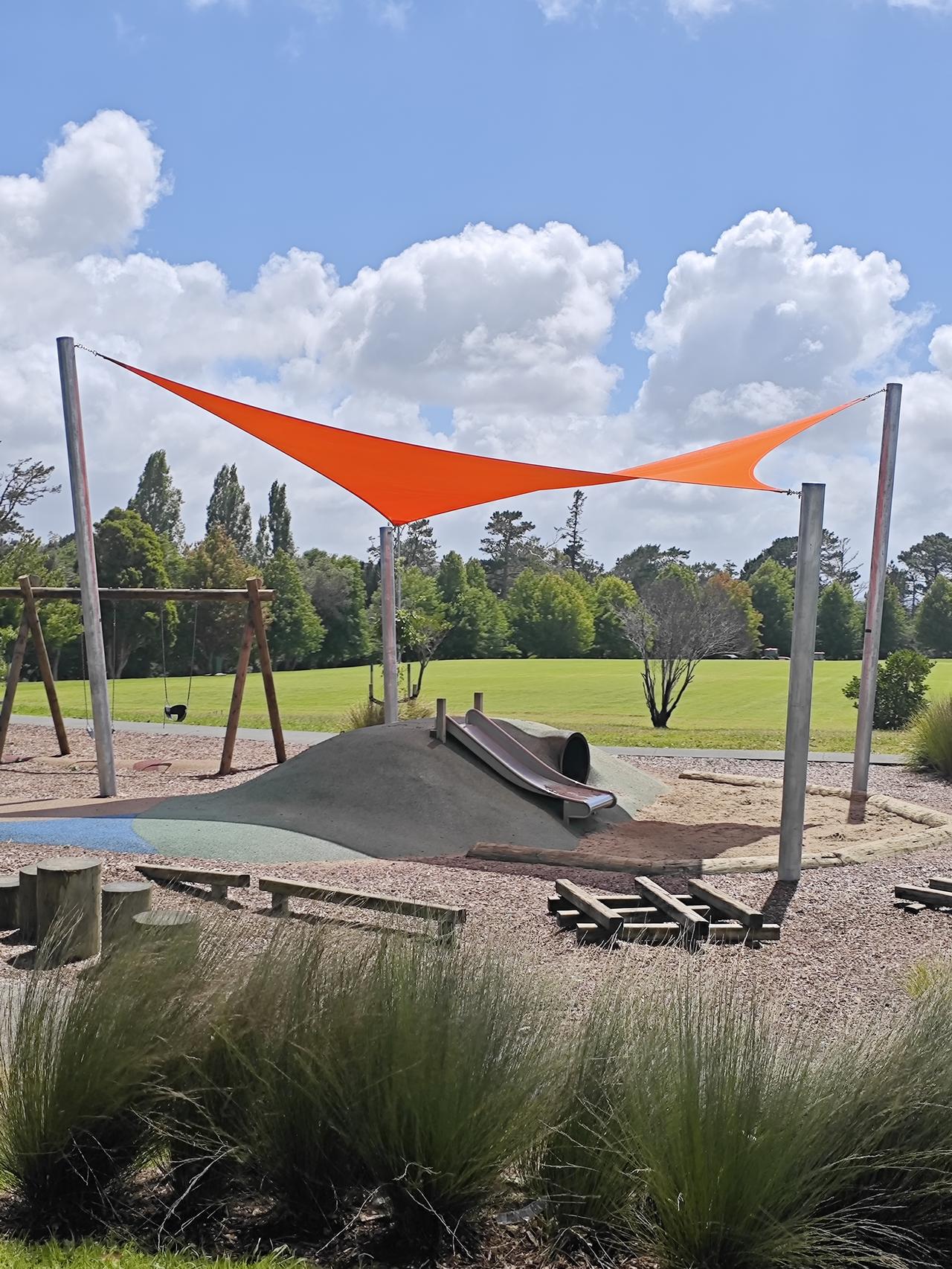 汉字的魅力

奥克兰的连阴雨，还是很有特色的，这一周来，大部分时间都在下雨，只有