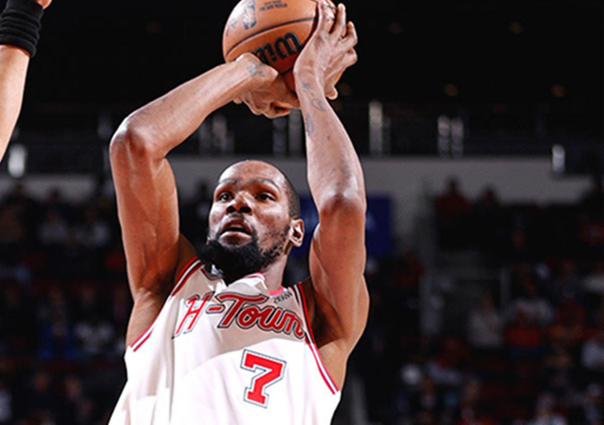 火箭反超黄蜂三细节！
北京时间2月20日，火箭一度落后11分情况下，半场战罢却以