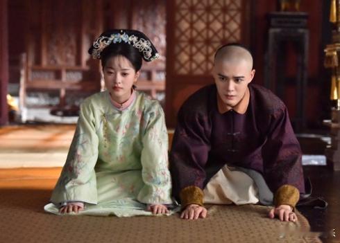 现在社交媒体众多，行业活跃兴盛，短视频和短剧流行，成为影视圈娱乐圈新兴业态和黑马