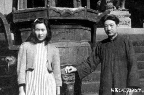月薪300大洋、一幅画千金难求，徐悲鸿家财万贯，家人却吃剩饭睡冷地
 
1944