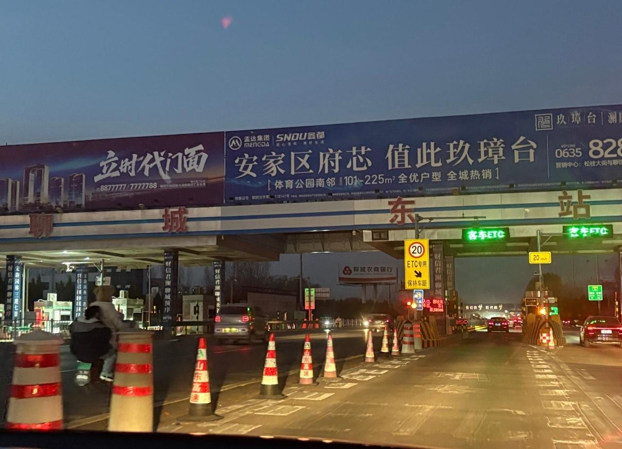 考完了
这该死的省考 尤其是行测 么得 比上了8节课还累 总算可以清净一段时间了