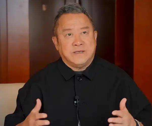 曾志伟一张请柬直接震动了整个香港娱乐圈。
 
2013年，曾志伟60大寿，TVB