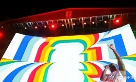新闻揭示了全球足球生态系统中的一个关键断裂：大型赛事主办的财政重负。波士顿尽管面
