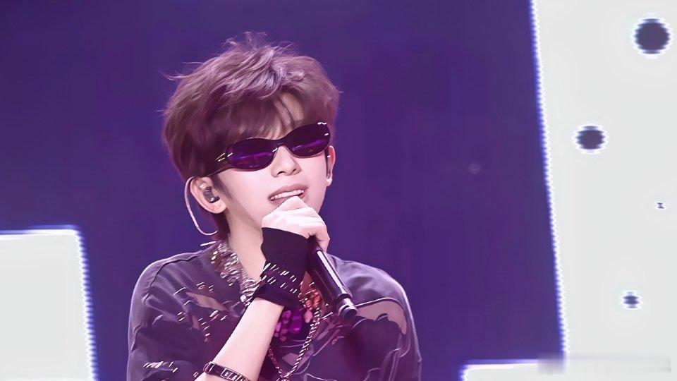 蜂拥而至的灰色情绪这个冬天和陈浚铭见面吧陈浚铭 四代第一门面