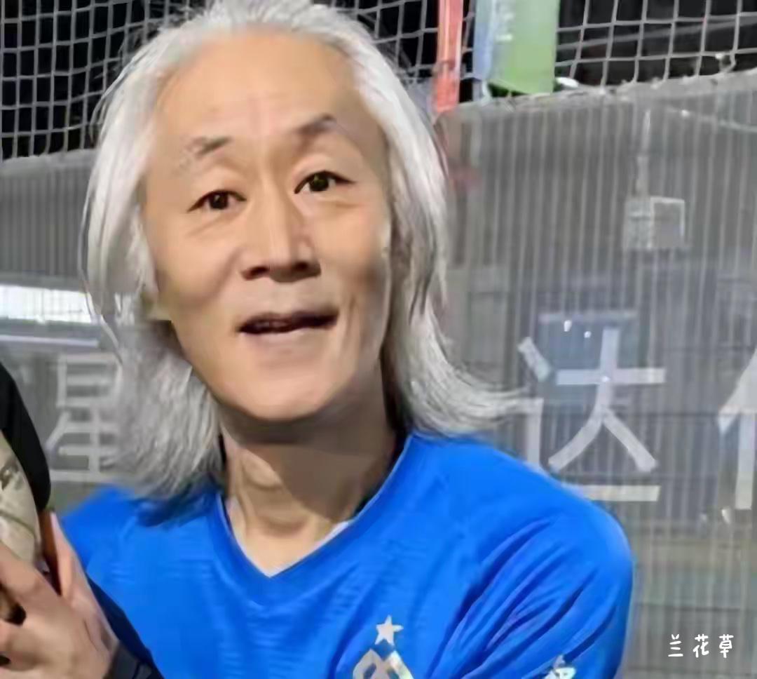 常宽，怎么老成这样了？  
真是日月如梭，时光如水。像是一眨眼的工夫，一个人就老