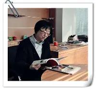 1982年，复旦毕业的上海高考状元袁钧瑛，拿着国家公派名额踏上去美国的飞机，所有