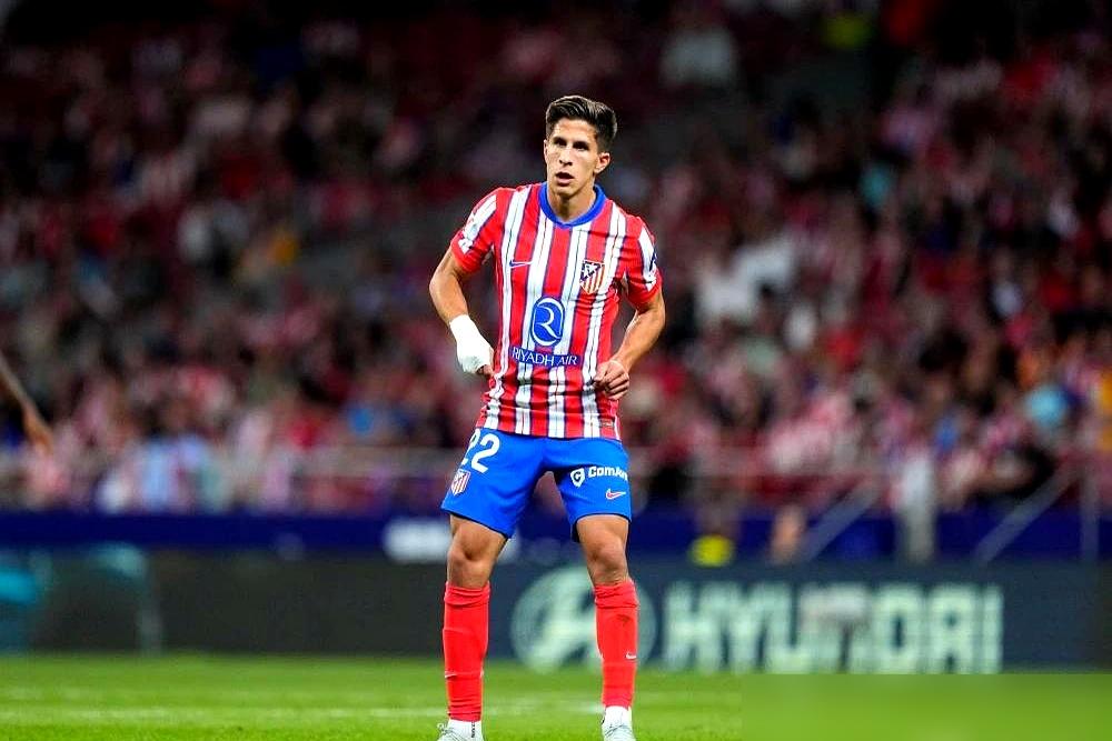 别跟我扯什么励志童话。我告诉你，马竞替补门将穆索的上位，是一场精心策划的“王座刺