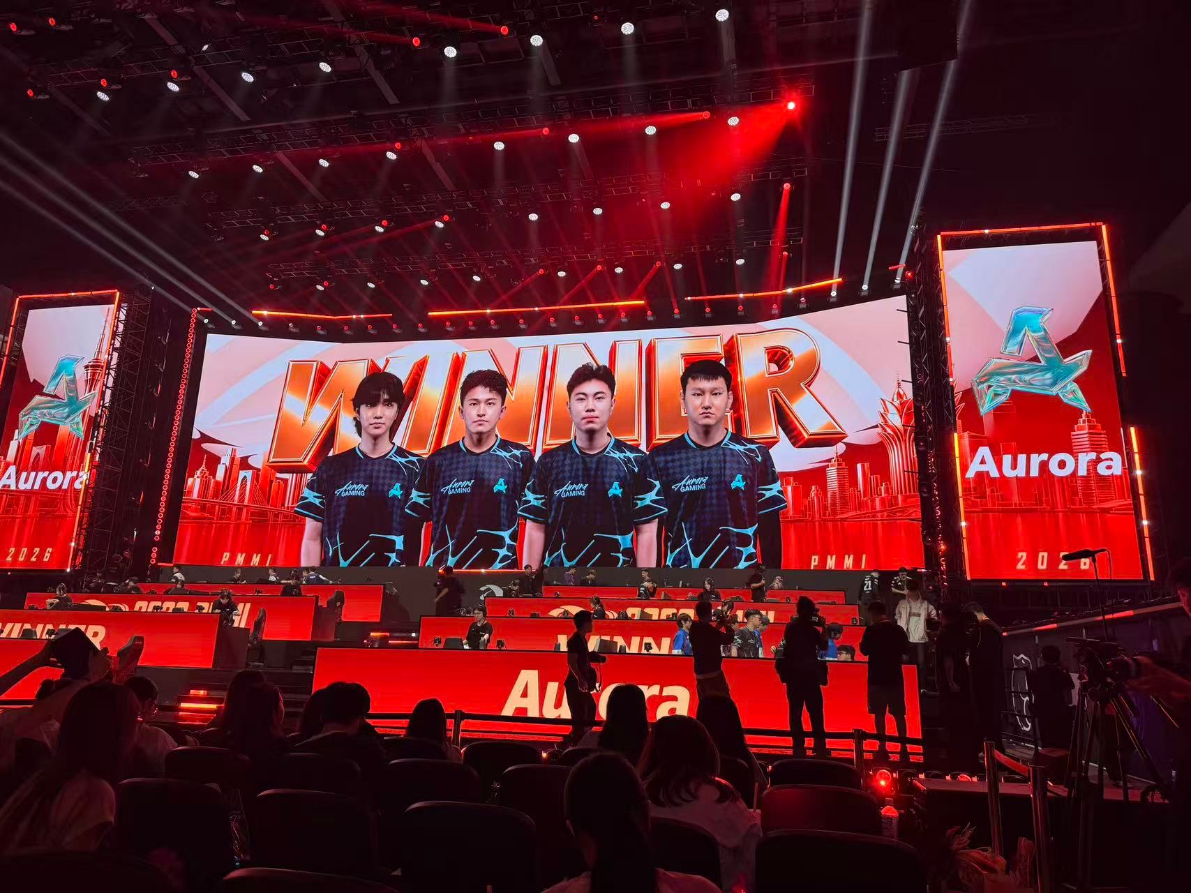 澳邀总决赛今日开赛【澳门邀请赛决赛D1】第五局获胜队伍：Aurora2026和平