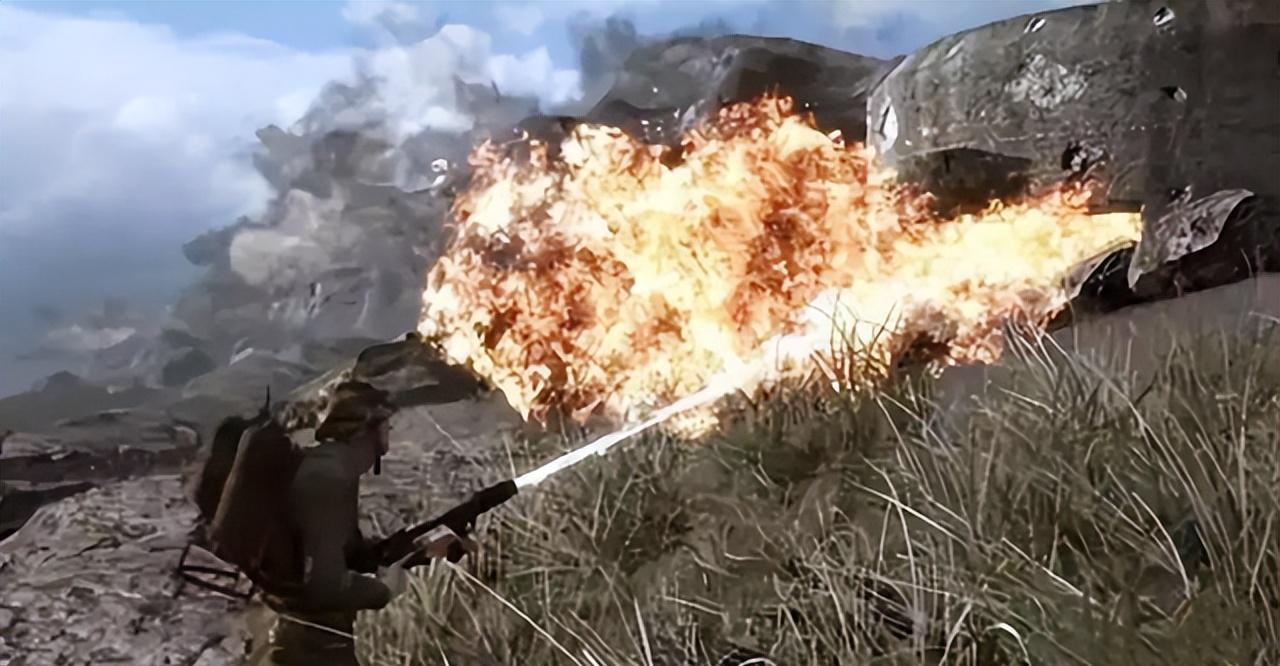 1979年，两名越南女子朝我军投了火箭弹就钻进暗堡。“快打那两个娘们，消灭她们！