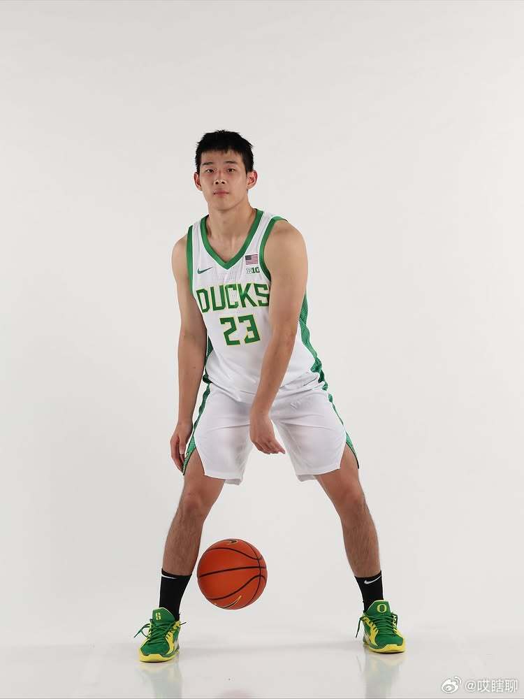 又想说说林葳，目前的他的短板在于教练对他的希望是能够组织进攻的一号位，而林葳在还