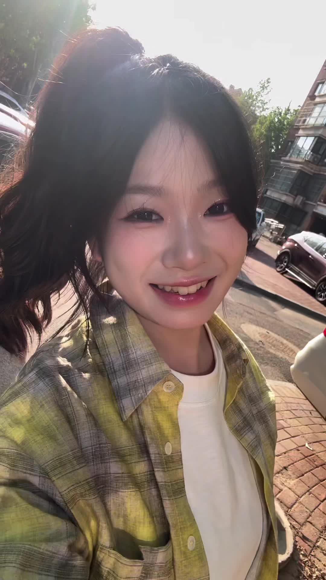 永远明媚☀️今天拍了好多照片 开心的一天 晚安安～