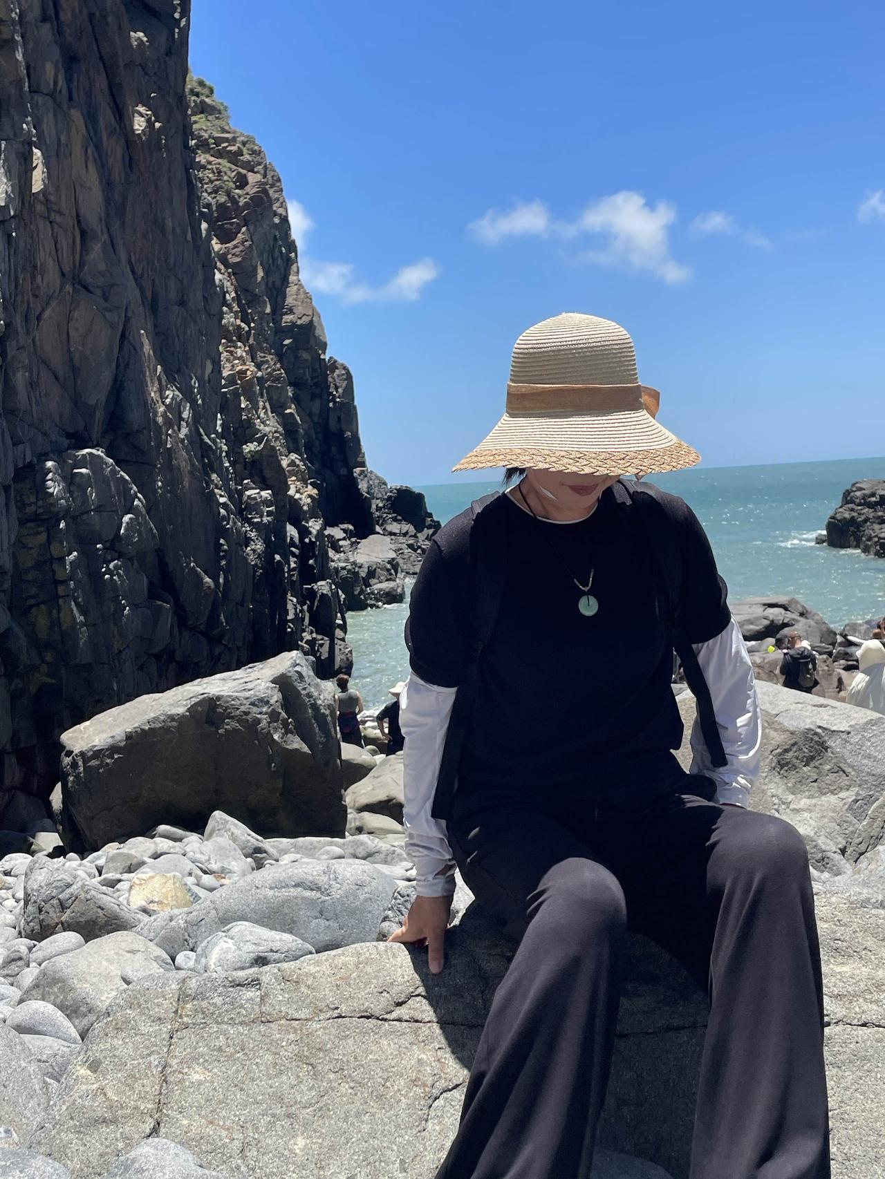 我超爱安静的家庭生活。现在好多人习惯独来独往，有人觉得这是性格孤僻、人生失意，其