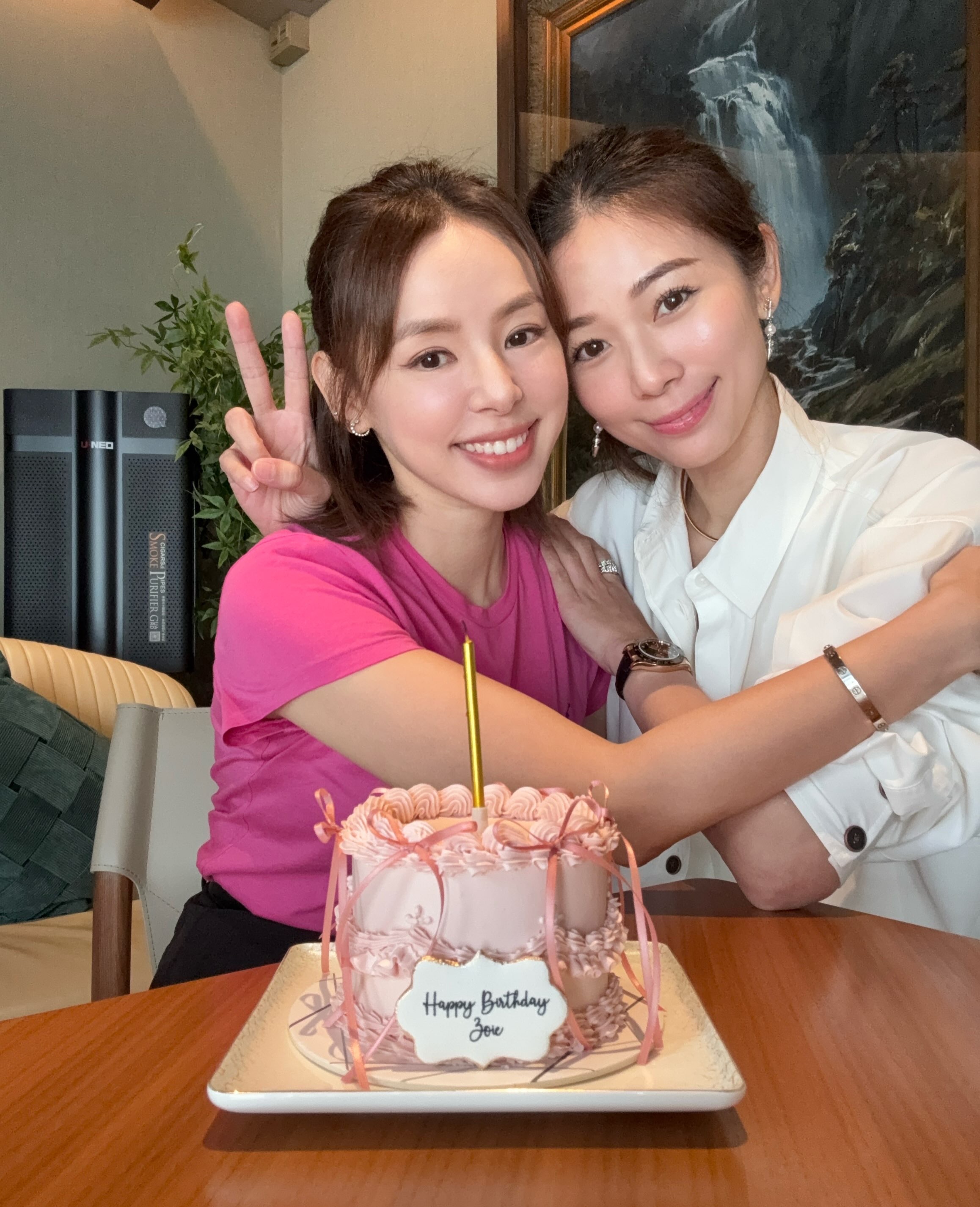 杨秀惠为谭凯琪庆祝生日 ​​​