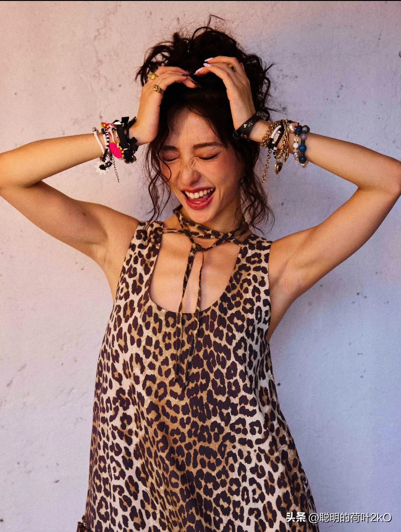 胡连馨的腋下管理做得真好