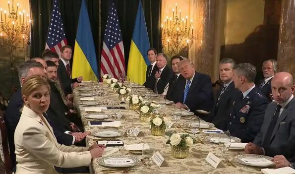 2025年12月28日特朗普在佛罗里达州与乌克兰总统泽连斯基会晤期间，曾两次与俄