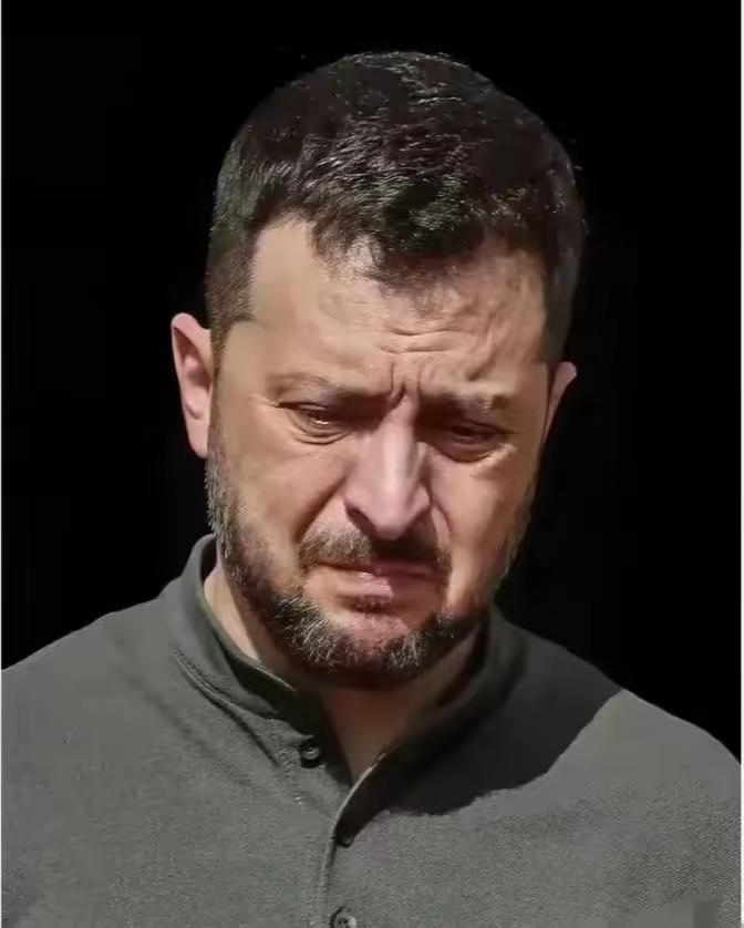 泽连斯基现在的处境，用一个词来形容，就是有点“四面楚歌”。一边是得罪了特朗普，3