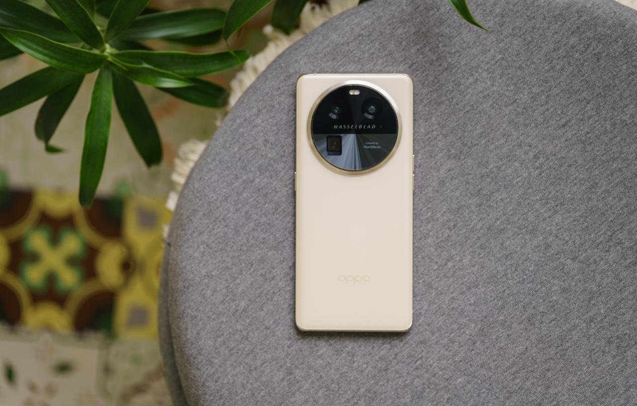 是时候来抄底老旗舰了！刚看到一下，三星、苹果的老旗舰都降价了不少，其中三星S23