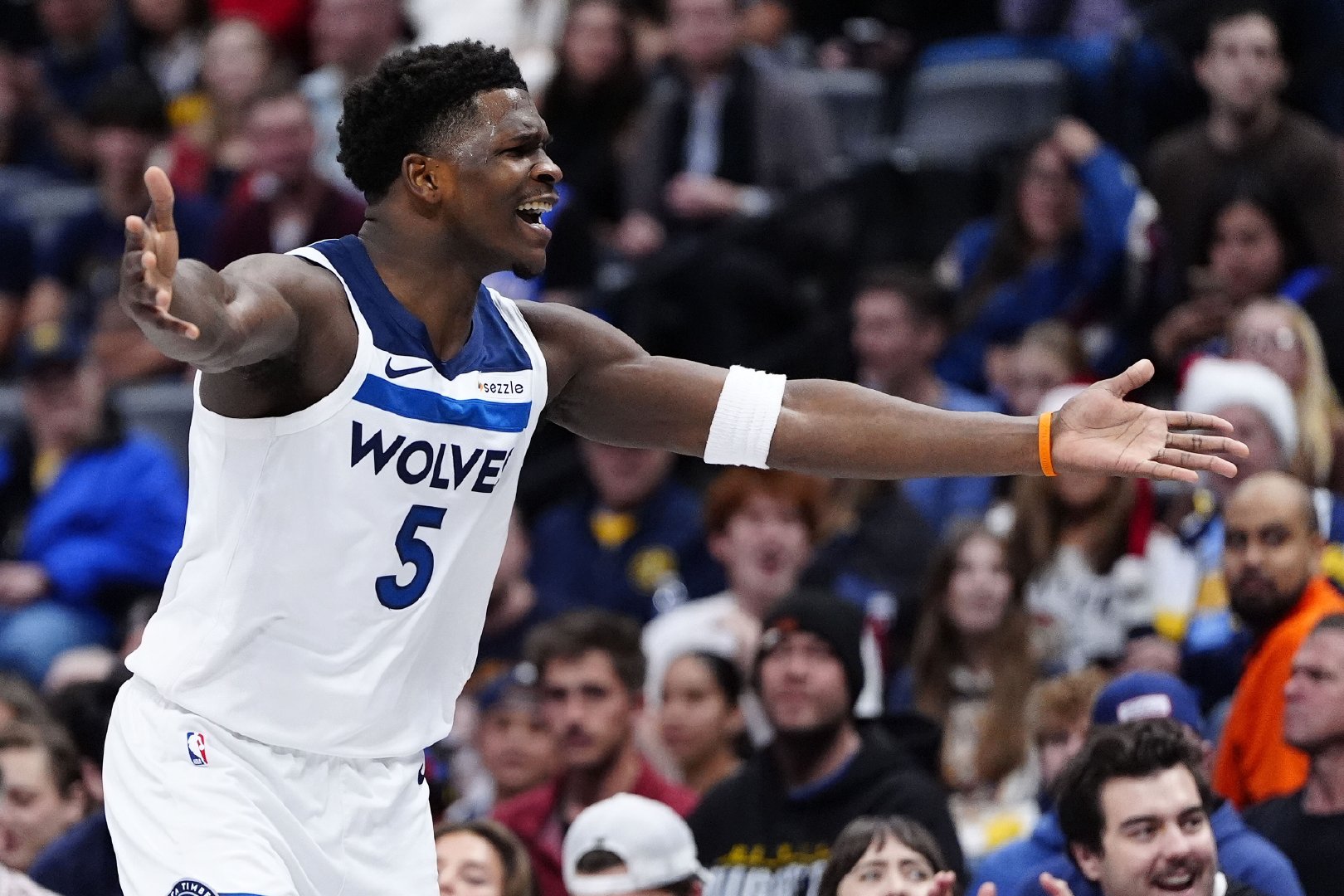 #爱德华兹谈不敌篮网# 今天森林狼爆冷107-123不敌篮网。赛后，爱德华兹接受