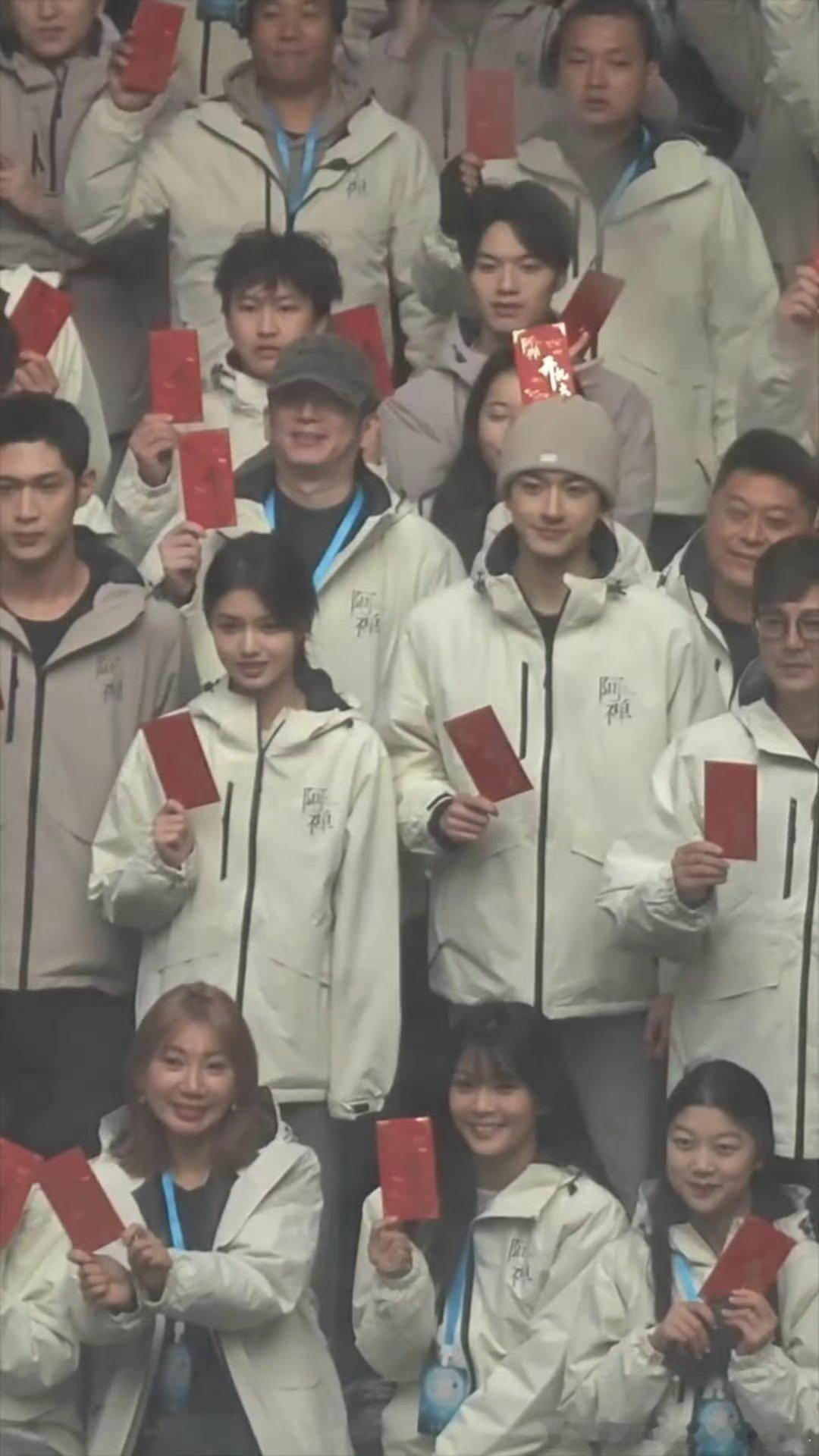 林一艾米开机同框两个人看起来还蛮搭的诶 