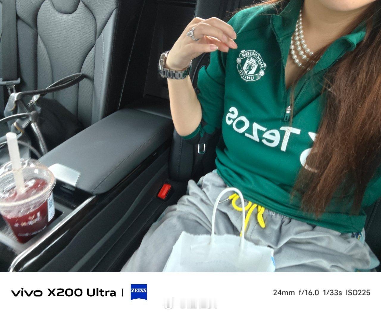 这趟出门，正装以外只带了曼联的衣服，懂得都懂[doge]战斗！周末！曼联[超话]