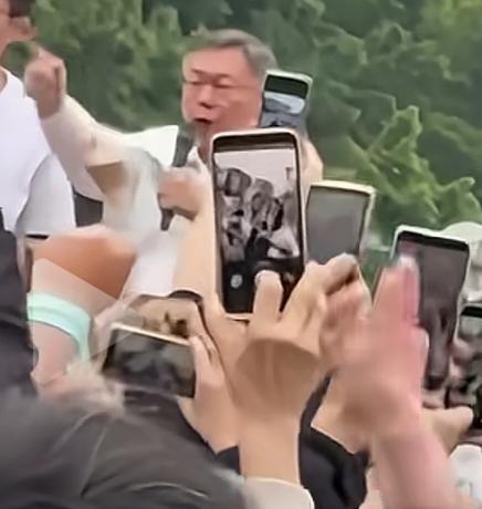 柯文哲案是否会影响2028年台湾“大选”当然有影响。柯文哲创立民众党，本意是想借