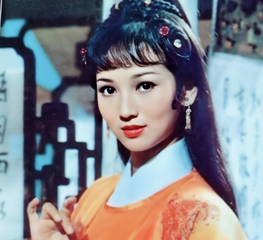 击中你的古装造型有哪些？

我印象里的封神级古装造型——郑少秋楚留香和吴孟达胡铁