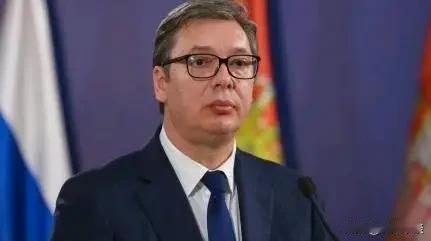 塞尔维亚总统武契奇11月11日突然抛出重磅警告，直言欧洲正在“厉兵秣马”，准备与