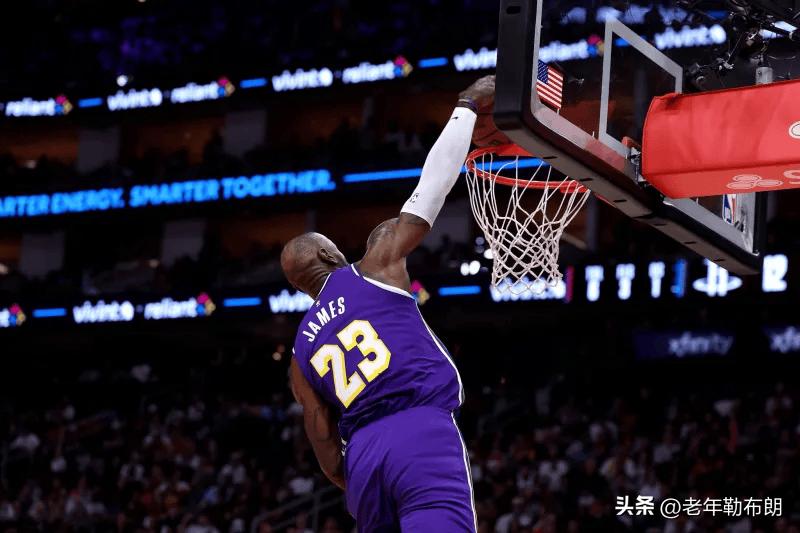 投篮14中13！雷迪克：詹姆斯投丢的那一球其实是想制造犯规

3月19日消息，N
