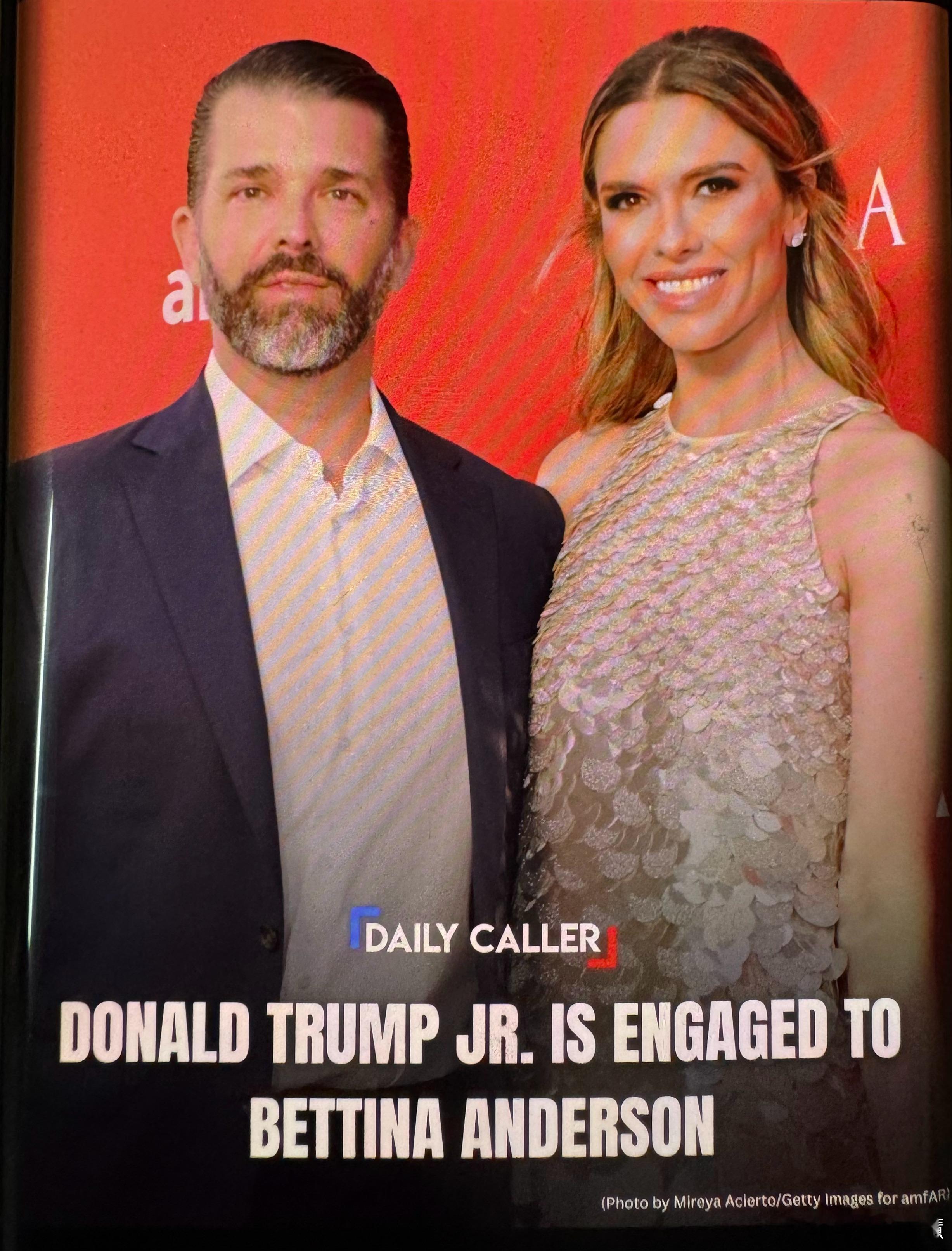 突破：小唐纳德·特朗普。特朗普总统在周一晚上的白宫圣诞派对上宣布，她和贝蒂娜·安