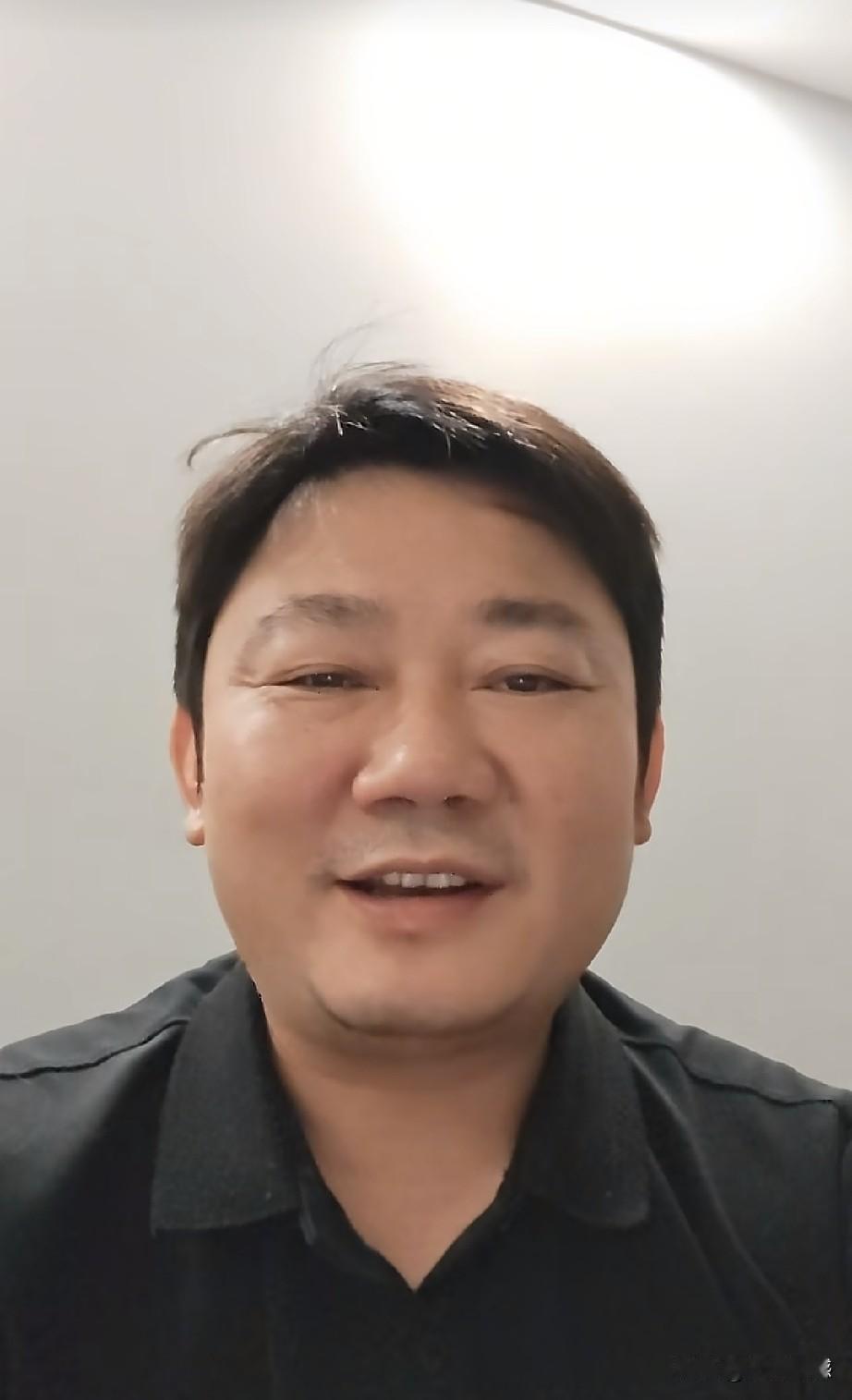 张雪被围堵骚扰，已经影响到了他的工作和生活！自从张雪靠着国产摩托夺冠走红后，日子