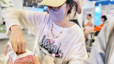 #张碧晨收集小手办#张碧晨的小手办造型+小手办vlog梦幻联动，期待厦门演唱会呀