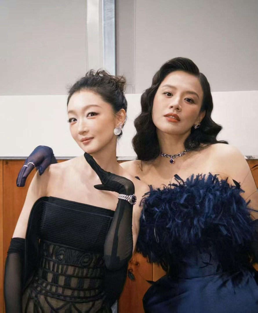 周冬雨亮相马思纯新片首映马思纯每次被喊东玉都想到冬雨 马思纯喊“东玉”会想起周冬