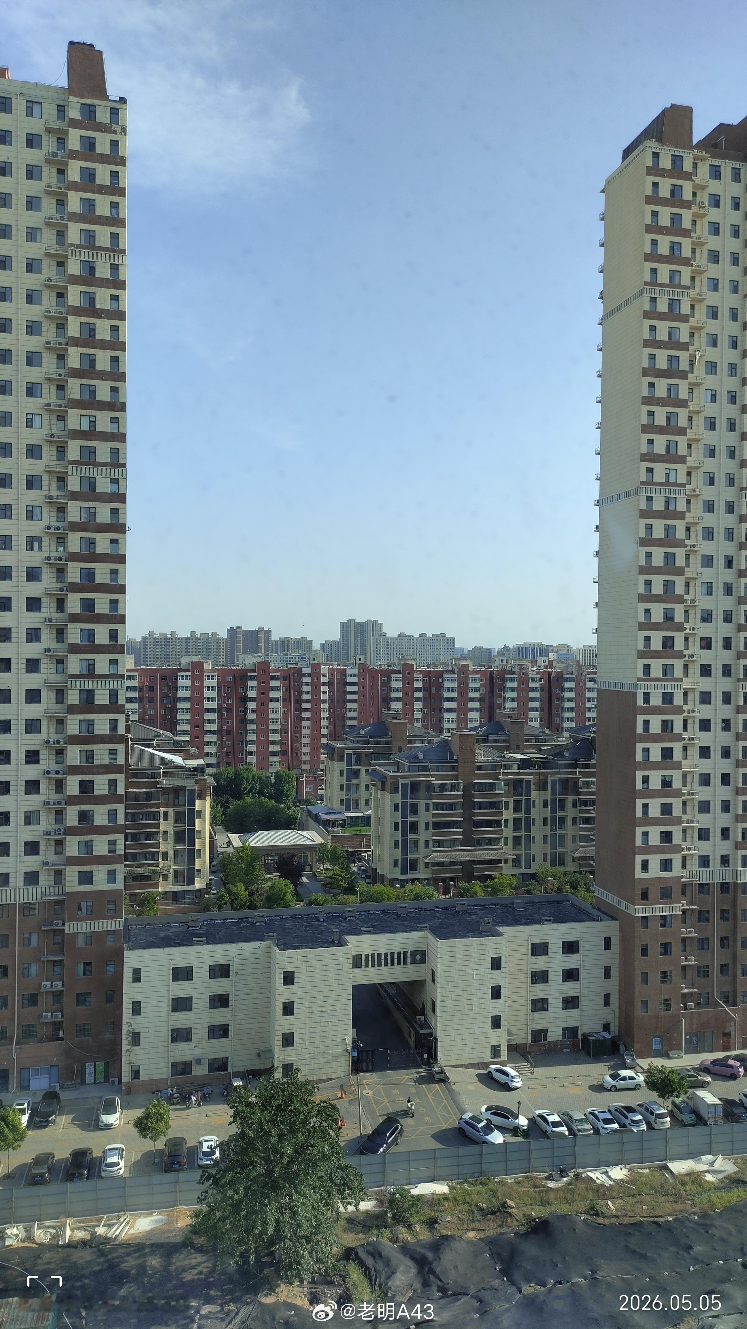 五一假期结束，明天开工。年过四十，有一份工作，已经很不错了。激情没了，努力找回状