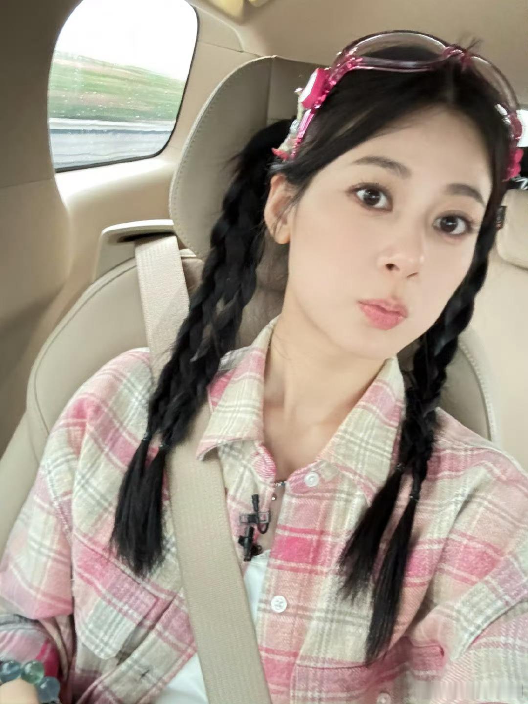 赵昭仪十一宫格臭美四次赵昭仪这么可爱的女宝哪里找[哇]！分享巴黎打工E志，十一宫
