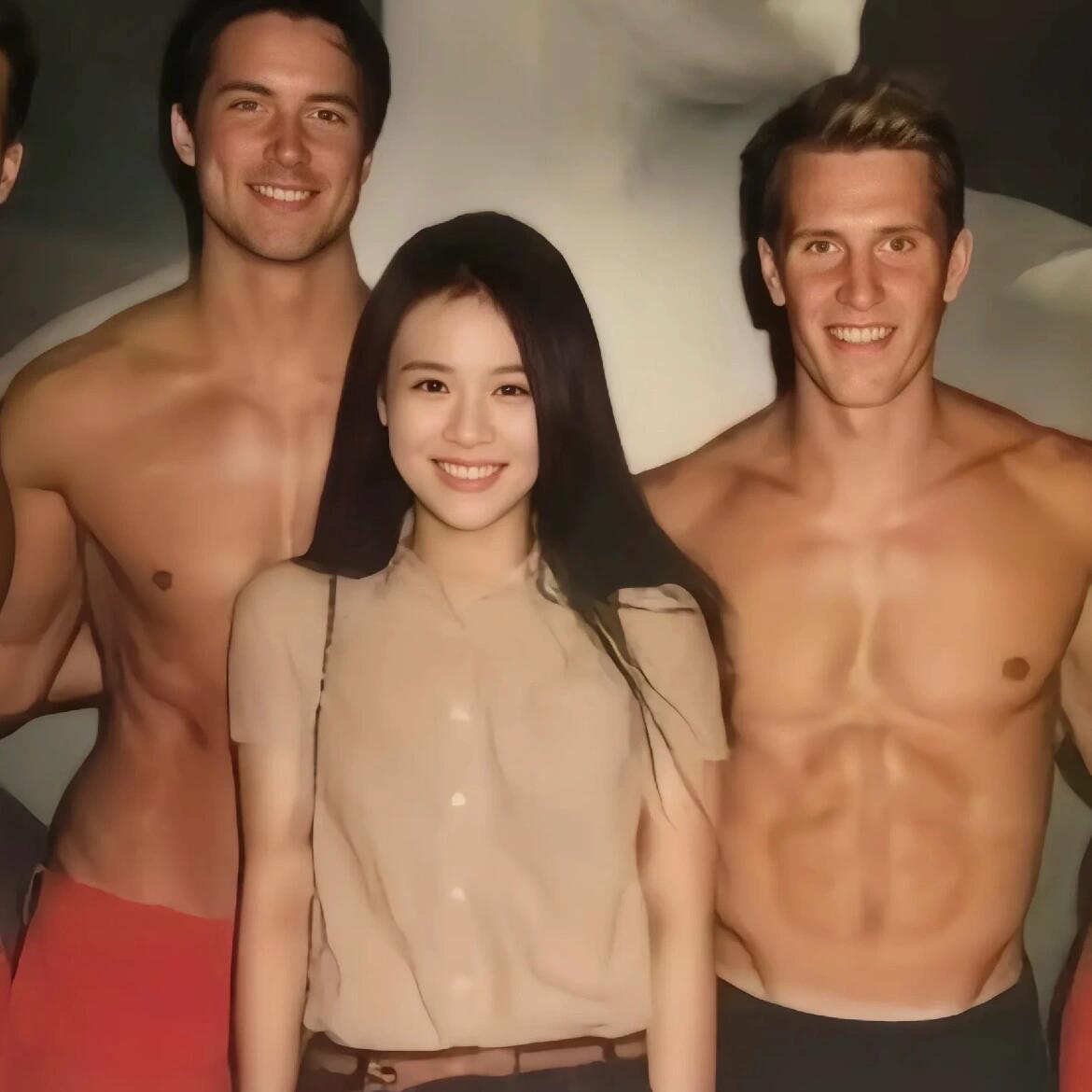 马思纯 终于明白，当年饶雪漫为什么找她做书模了 