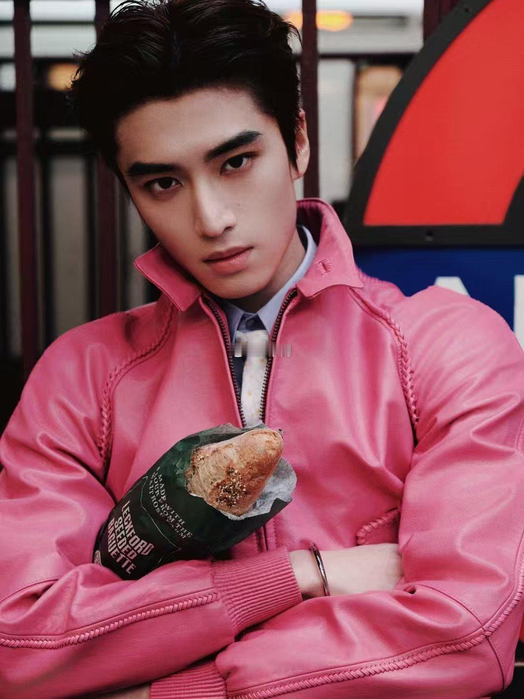 张康乐浓颜骨相的权威 浓颜系的顶级理解：不争不抢却让人过目不忘。张康乐用一张脸告