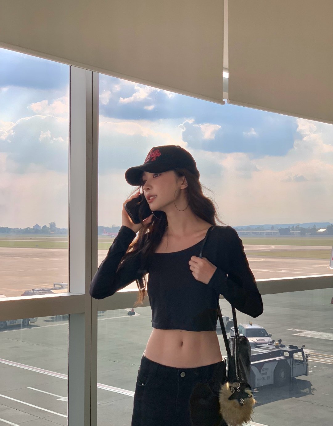 易梦玲马甲线马甲线的背后，是汗水与坚持。当健康、阳光、自律成为越来越多年轻人追求