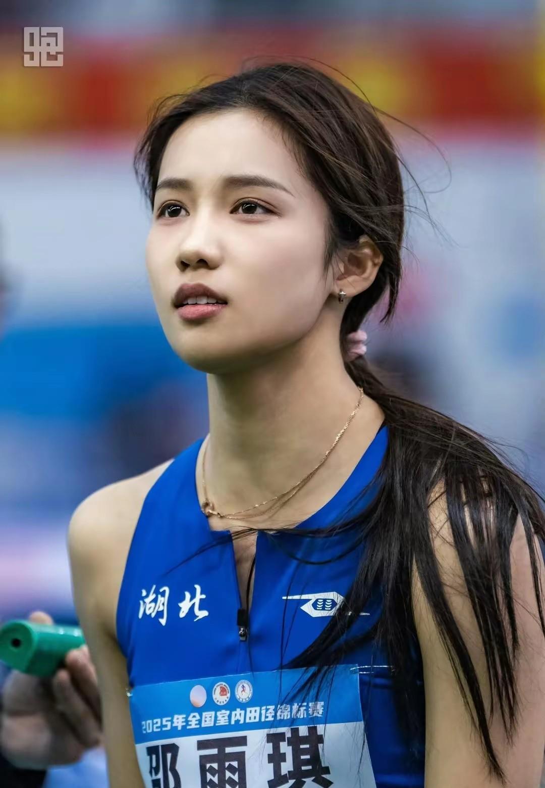 我看了全运会女子跳高决赛，感觉很惊艳，也挺惊喜的，真的，跳高运动员们，颜值都好高