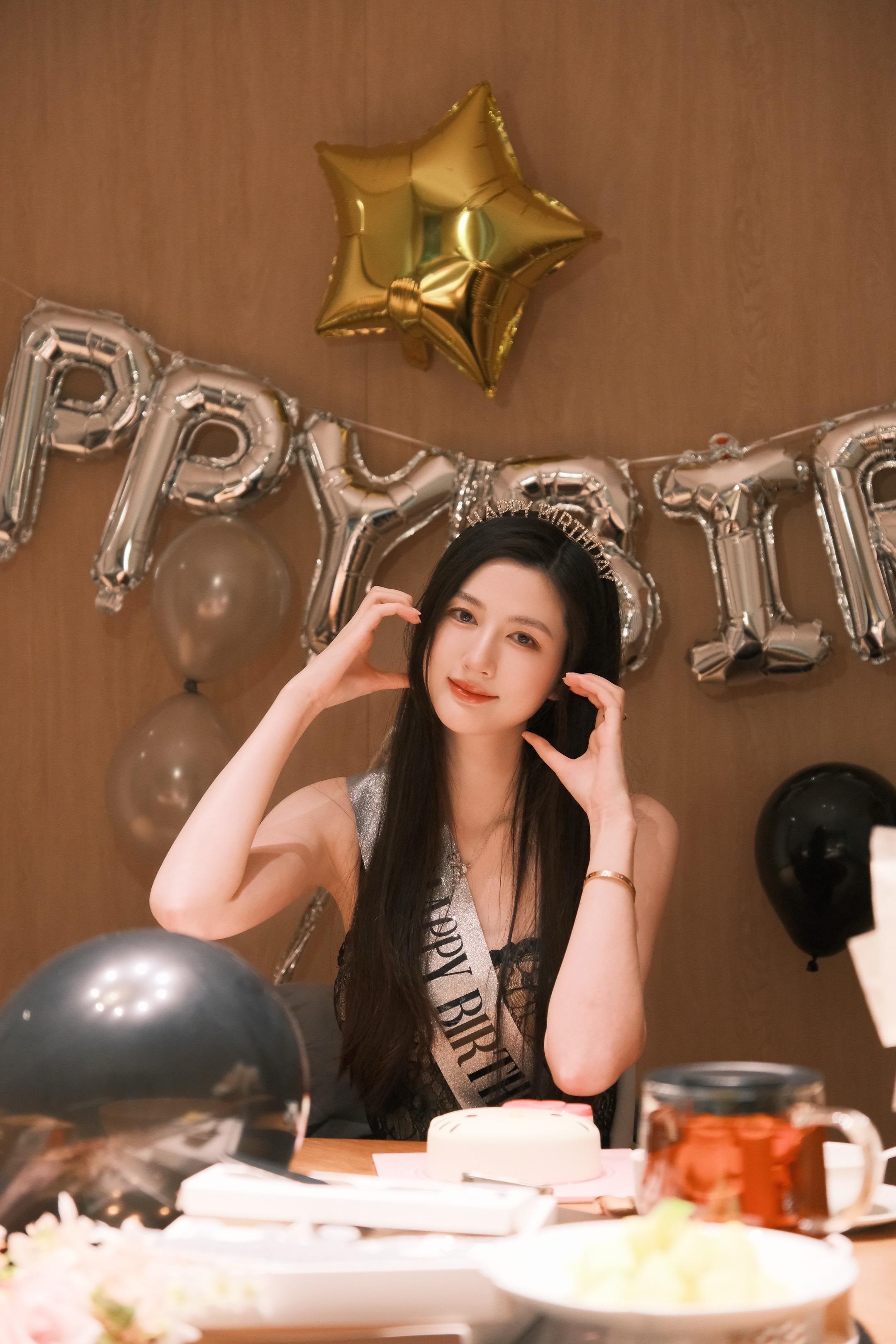 祝我生日快乐🎊。每一岁都珍贵🎂ྀི 感恩所有❤️