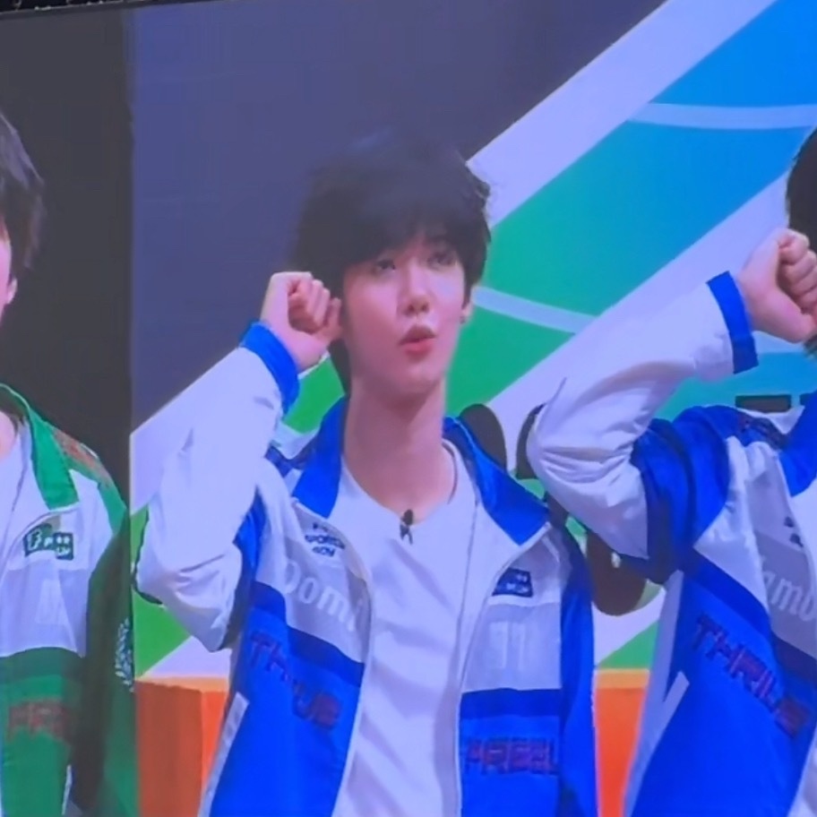 眼睛在瞄什么🥺 