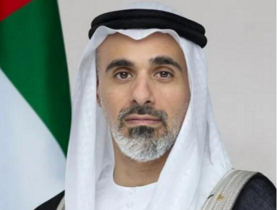 阿联酋终于学聪明了一回。
 
4月12日晚间，阿联酋阿布扎比王储哈立德带着一支高