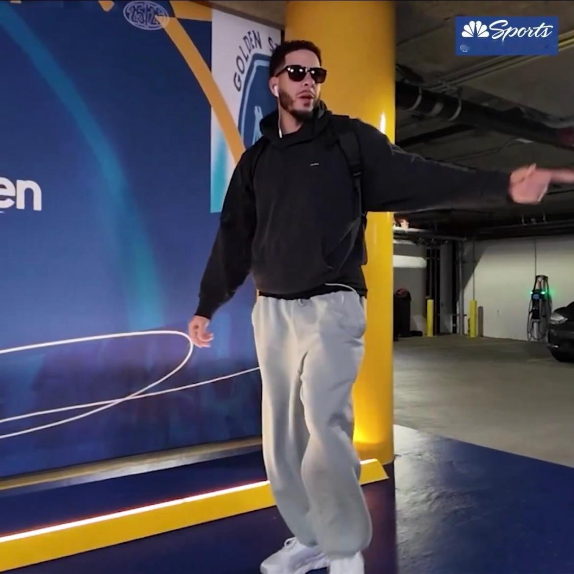 当被问及是否愿意让塞思·库里今晚就上场时科尔：“我会毫不犹豫地让他上场，是的。”